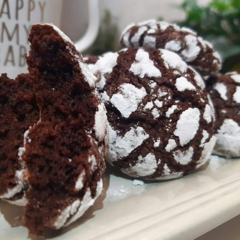 Cracked chocolate cookies